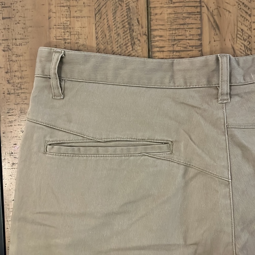 Volcom Shorts - Size 36 - Picture 3 of 5